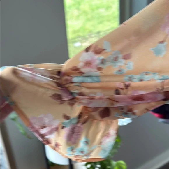 Cream V-Neck Sundress with Bishop Sleeves - Picture 4 of 6